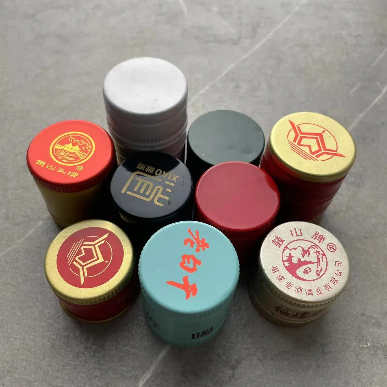 アルミニウムロップキャップ