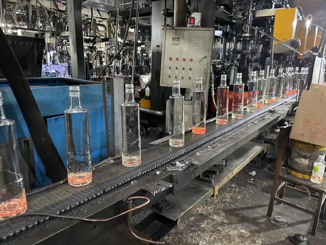 ウイスキーガラスボトル