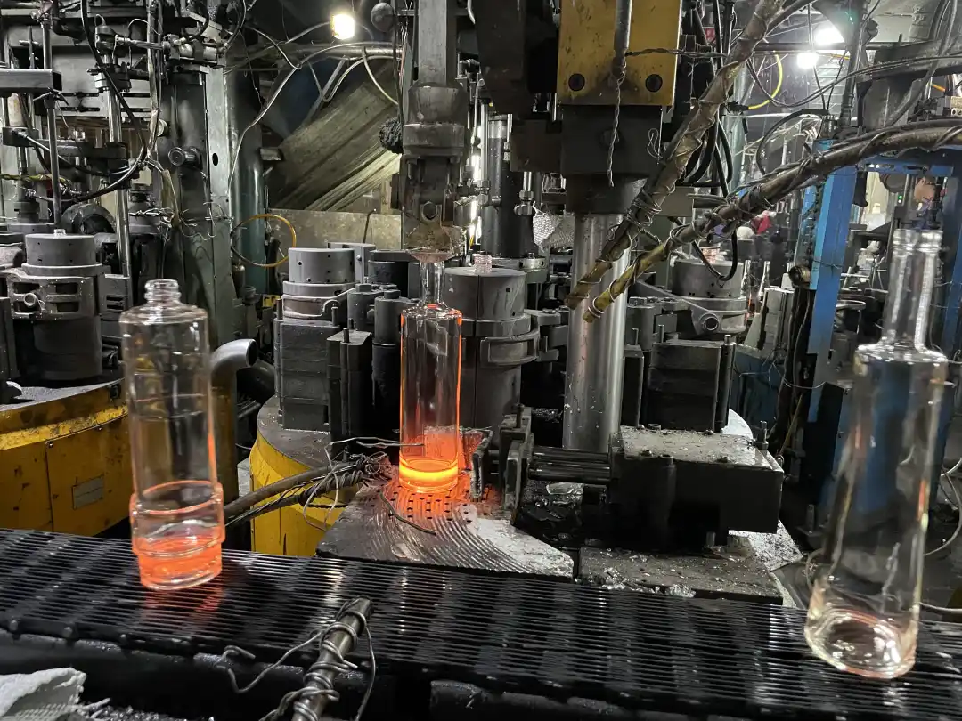 ウイスキーガラスボトル